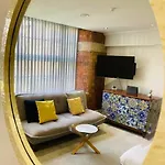 48 Cocoa Suites, Centre Apartamento