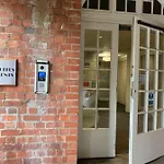 48 Cocoa Suites, Centre *