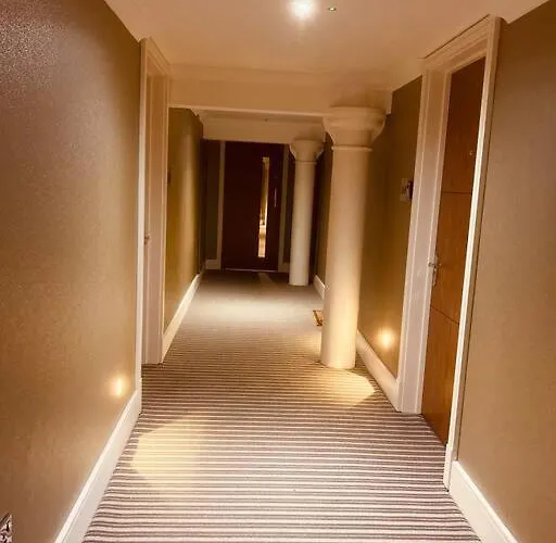 48 Cocoa Suites, Centre