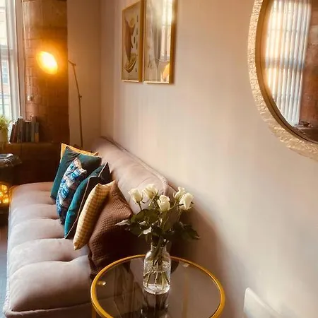 48 Cocoa Suites, Centre