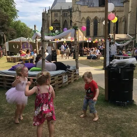 48 Cocoa Suites, Centre *