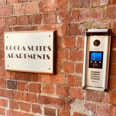 48 Cocoa Suites, Centre Apartment