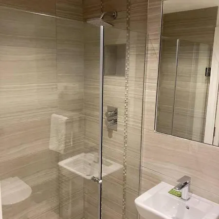 48 Cocoa Suites, Centre Apartment York
